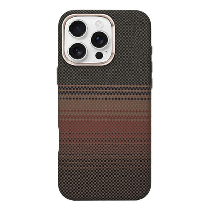 Coque ultra-fine Rixus Alpine à rayures marron pour iPhone 16 Pro, vue de dos